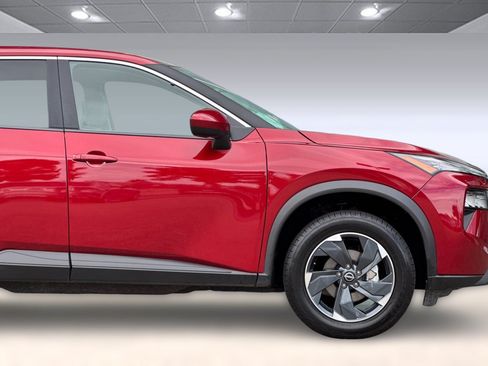 Used 2025 Nissan Rogue SV AWD/4WD image 34