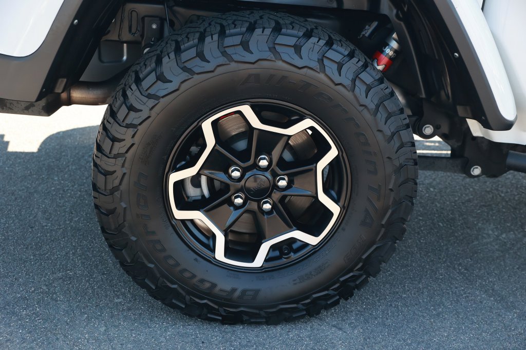 Used 2021 Jeep Gladiator Rubicon AWD/4WD image 15