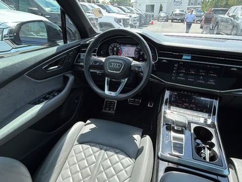 Used 2021 Audi SQ7 Premium Plus w/ Driver Assistance Package AWD/4WD image 23