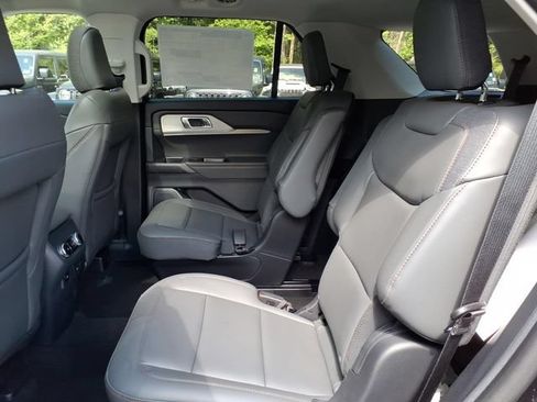 New 2026 Ford Explorer Active w/ Active Comfort Package AWD/4WD image 10