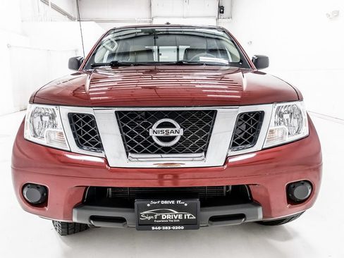 Used 2018 Nissan Frontier SV AWD/4WD image 10