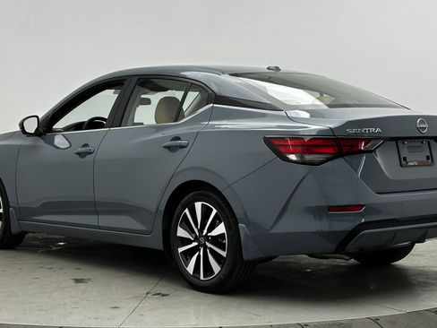 Used 2025 Nissan Sentra SV w/ SV Premium Package image 6