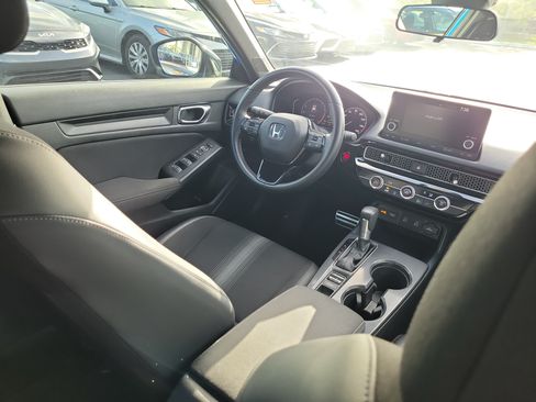 Used 2025 Honda Civic Sport image 14