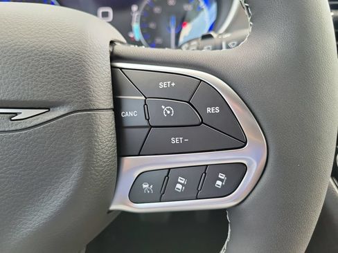 New 2027 Chrysler Pacifica Select FWD image 27