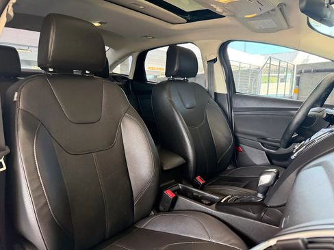 Used 2015 Ford Focus Titanium FWD image 26