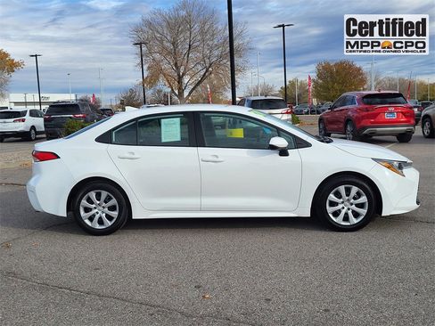 Used 2024 Toyota Corolla LE image 2