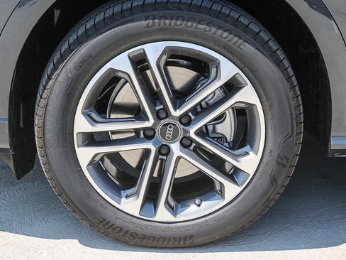 Used 2025 Audi Q5 Premium Plus w/ Premium Plus AWD/4WD image 9
