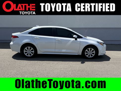 Certified 2025 Toyota Corolla LE FWD image 1