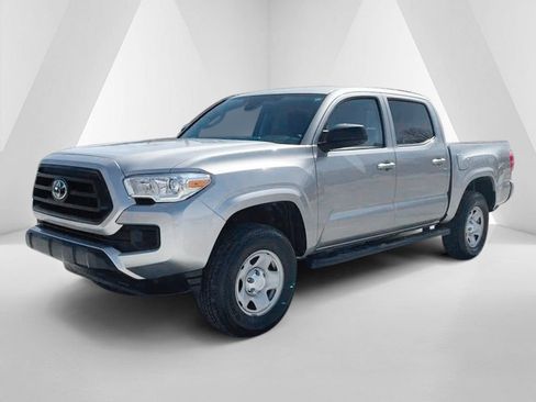 Used 2020 Toyota Tacoma SR image 3