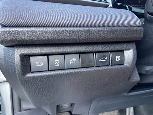 Used 2025 Toyota Camry LE image 42