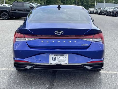 Used 2022 Hyundai Elantra Limited FWD image 7
