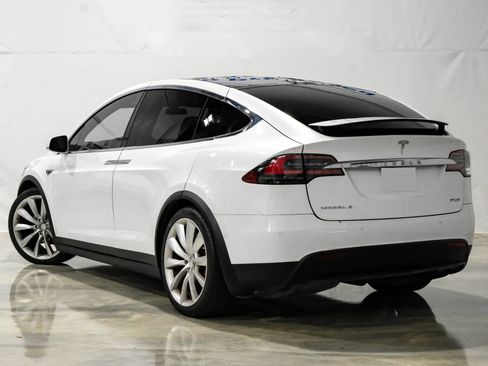Used 2016 Tesla Model X P90D image 8