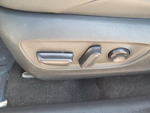 Used 2023 Toyota RAV4 XSE AWD/4WD image 17