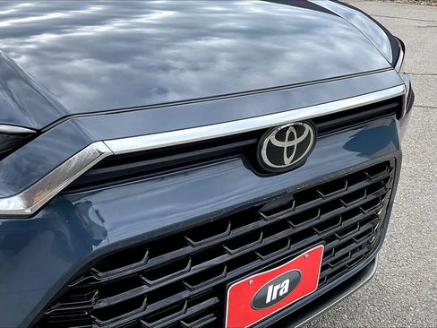 Used 2024 Toyota Grand Highlander Limited image 31