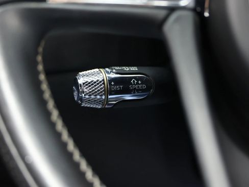 Used 2020 Bentley Flying Spur W12 image 31