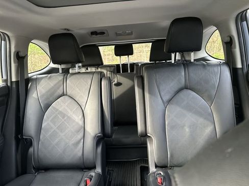 Used 2020 Toyota Highlander Platinum image 28