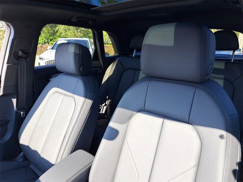 New 2025 Audi Q3 2.0T Premium image 17