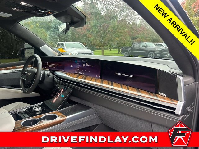 Used 2026 Cadillac Escalade Platinum Sport w/ LPO, Floor Liner Package AWD/4WD image 7