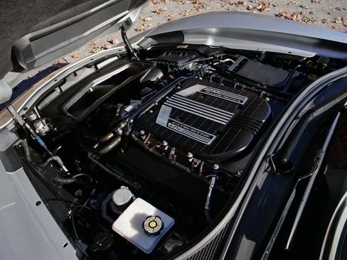 Used 2016 Chevrolet Corvette Z06 w/ 3LZ Preferred Equipment Group image 9