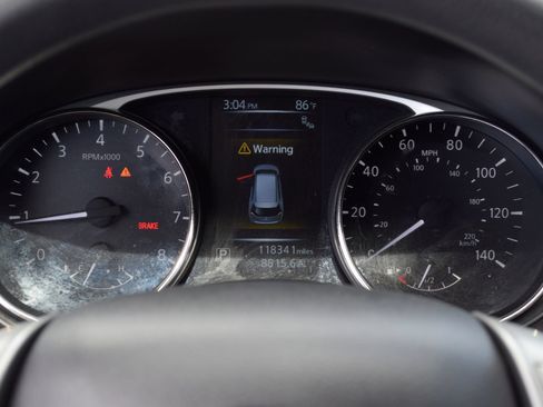 Used 2016 Nissan Rogue SV w/ SV Premium Package FWD image 9