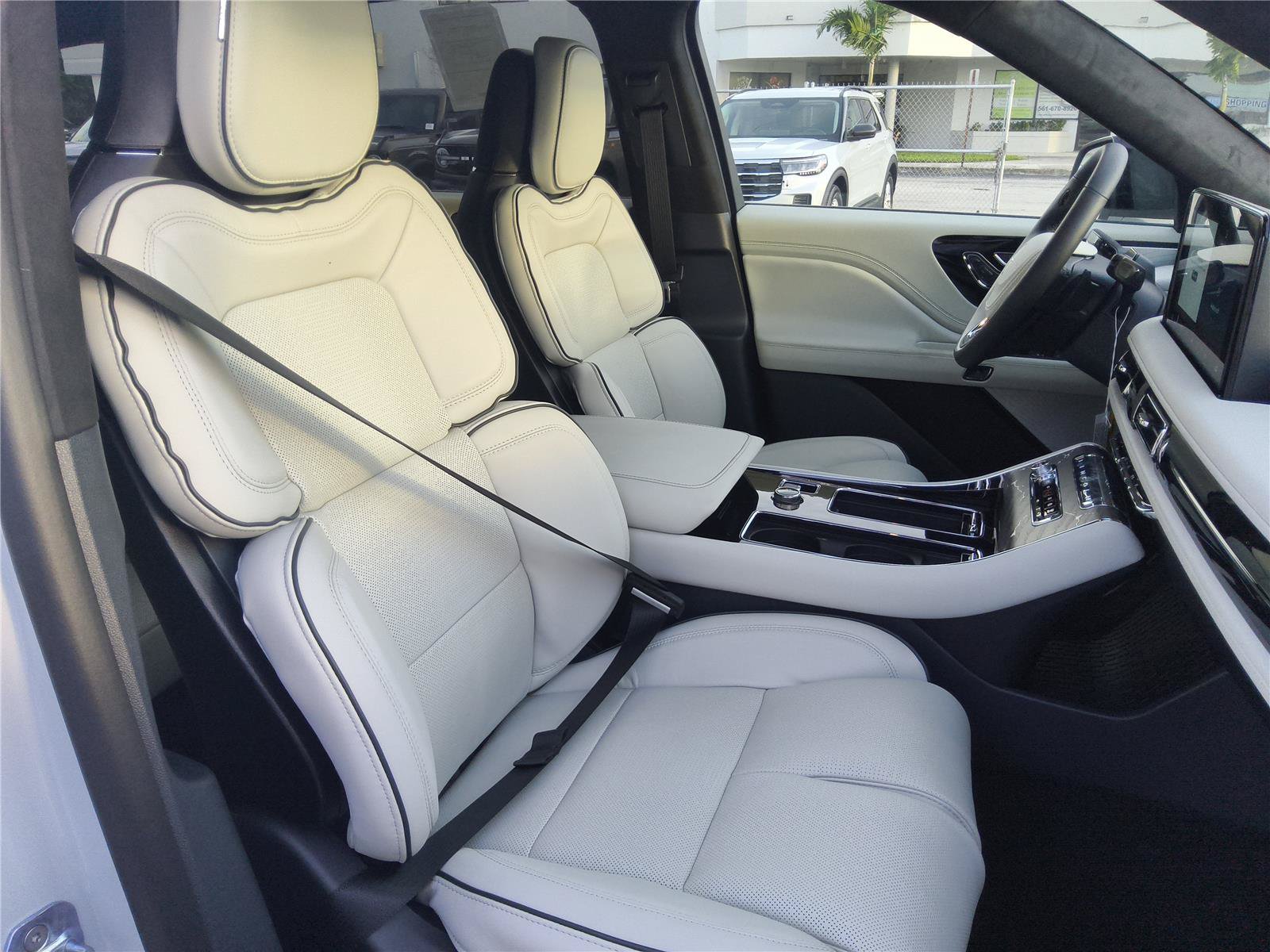 New 2027 Lincoln Aviator Black Label w/ Black Label Special Edition AWD/4WD image 33