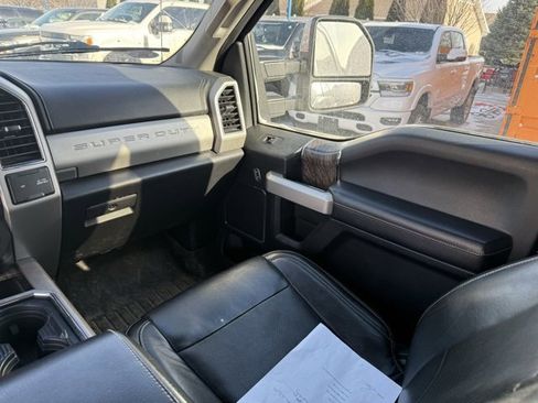 Used 2019 Ford F350 Lariat w/ Chrome Package image 11