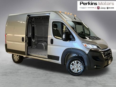 New 2025 RAM ProMaster 1500 w/ Quick Order Package 22G SLT image 1