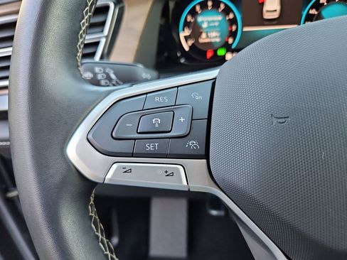 Used 2025 Volkswagen Atlas SE image 10