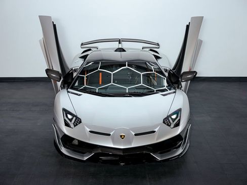 Used 2021 Lamborghini Aventador SVJ image 29