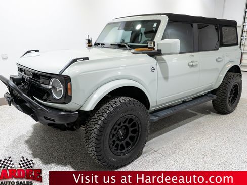 Used 2023 Ford Bronco Outer Banks AWD/4WD image 2