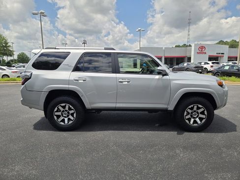 Used 2018 Toyota 4Runner TRD Off-Road Premium AWD/4WD image 5