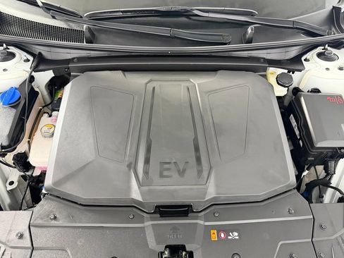 Used 2025 Hyundai Ioniq 5 Limited AWD/4WD image 35