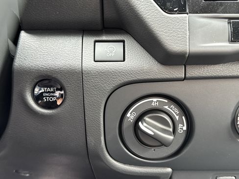 New 2026 Nissan Frontier SV w/ Tow Package AWD/4WD image 24
