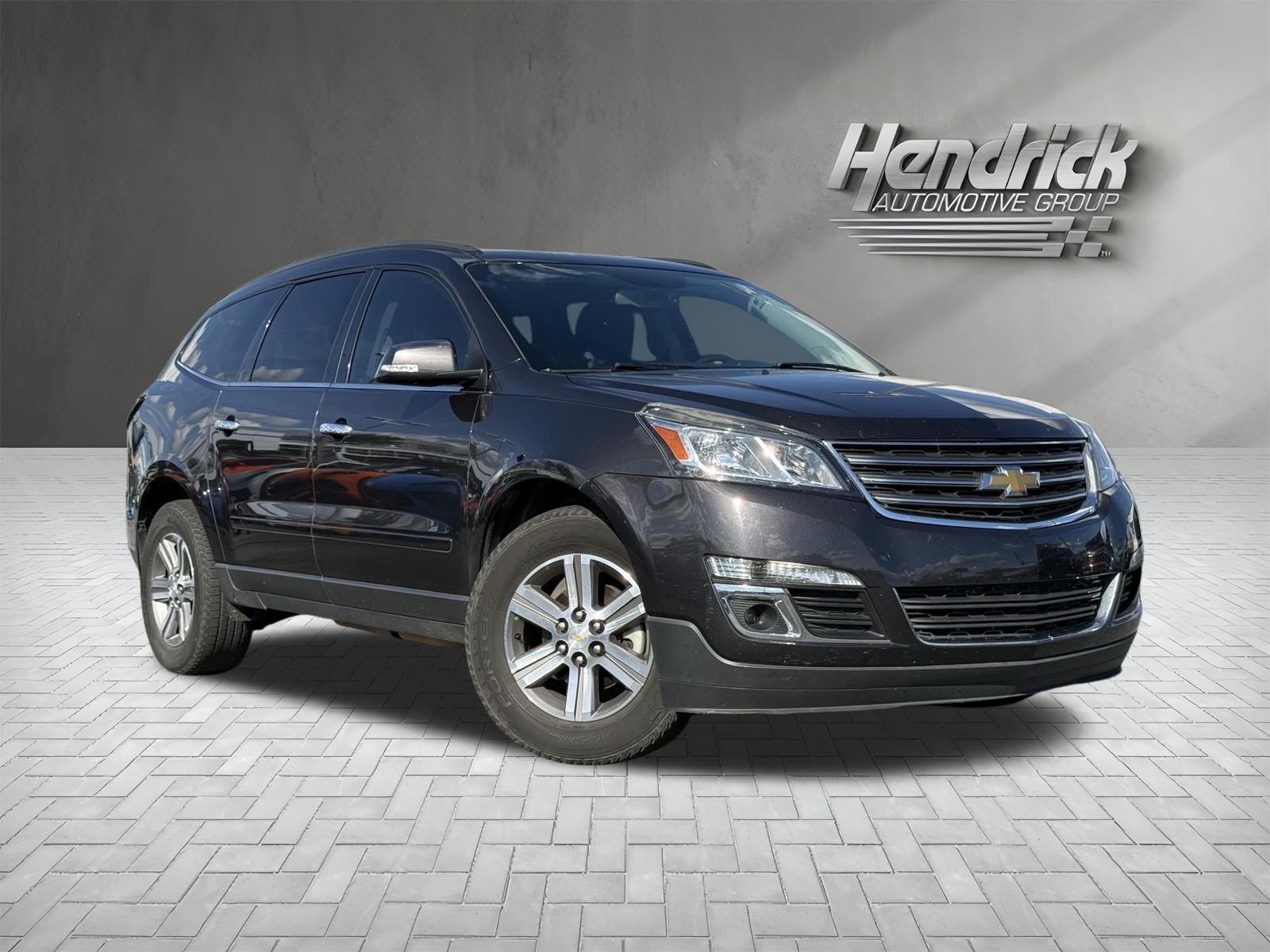 Used 2016 Chevrolet Traverse LT FWD image 2