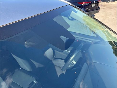 Used 2022 Toyota Highlander LE image 12