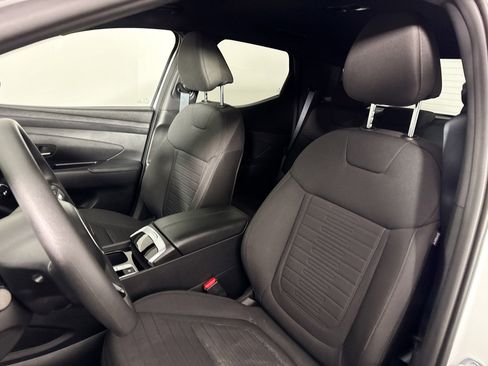 Used 2025 Hyundai Santa Cruz SE image 16