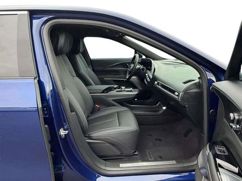 Used 2024 Cadillac Lyriq Luxury image 11