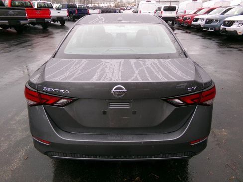 Used 2022 Nissan Sentra SV image 8