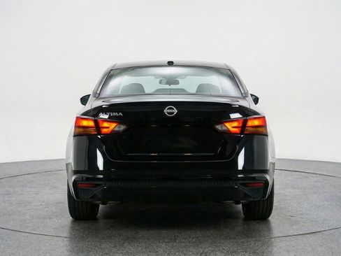 Used 2025 Nissan Altima 2.5 SV FWD image 7