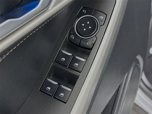 Used 2024 Ford Explorer Limited image 19