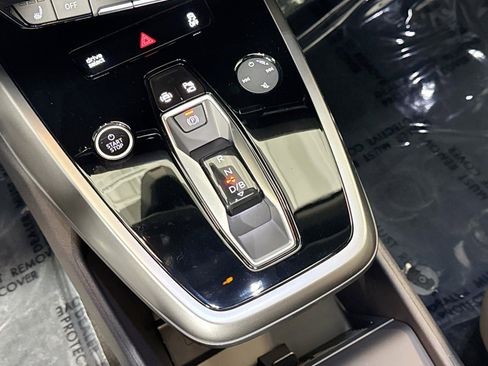 Used 2025 Audi Q4 e-tron Premium w/ Convenience Package image 15