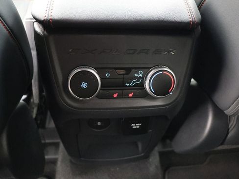 Used 2025 Ford Explorer ST image 15