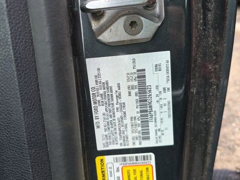 Used 2016 Ford Mustang Coupe image 14