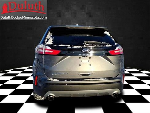 Used 2022 Ford Edge Titanium image 4
