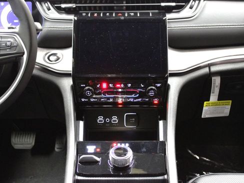 New 2025 Jeep Grand Cherokee Limited w/ Luxury Tech Group II image 13