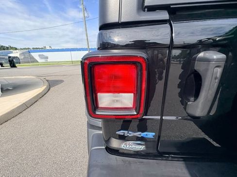 Used 2023 Jeep Wrangler Unlimited w/ Dual Top Group AWD/4WD image 16