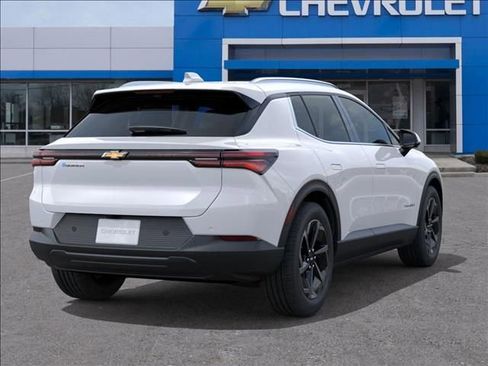 New 2026 Chevrolet Equinox EV LT image 4