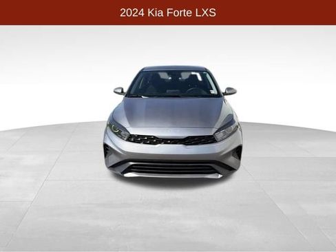 Used 2024 Kia Forte LXS FWD image 2