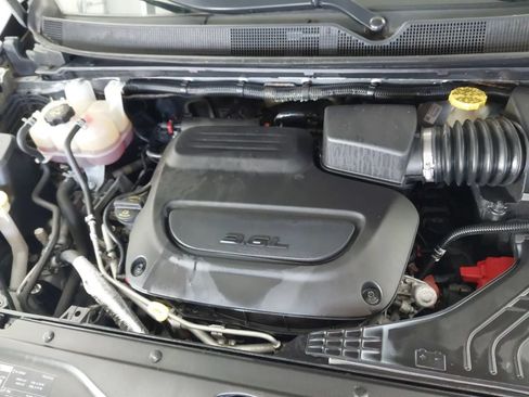 Used 2019 Chrysler Pacifica Touring-L FWD image 22