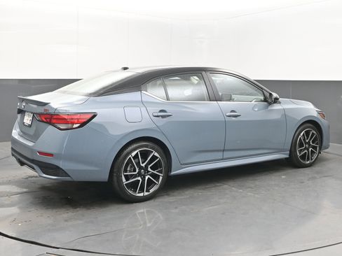 New 2025 Nissan Sentra SR image 7